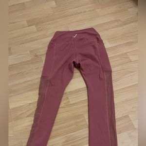Gymshark Leggings Pink (scroll to third photo to see the color in light)